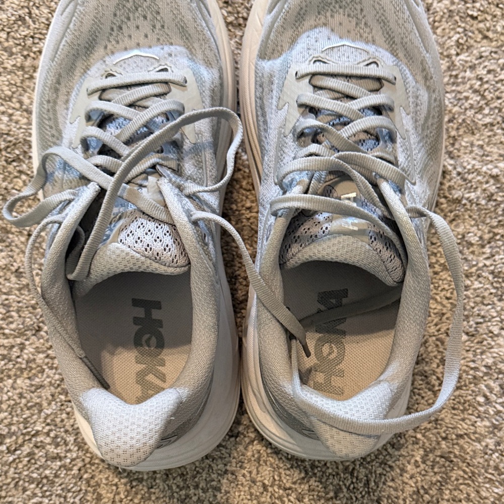 Hoka Clifton size 7 wide Light Gray Athletic Shoes